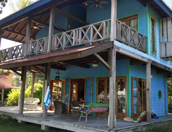 Blue Mango tropical beachfront villa with ocean views and terrace in Río Hato, Panama by Bannaba Stays