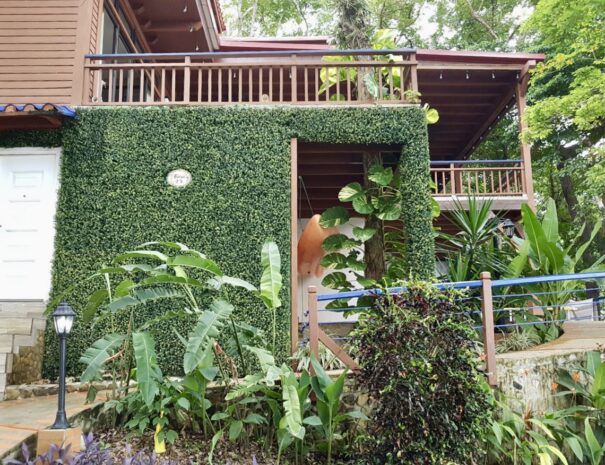Private beachfront villa with ocean views and wraparound terrace on Saboga Island, Panama by Bannaba Stays (22)