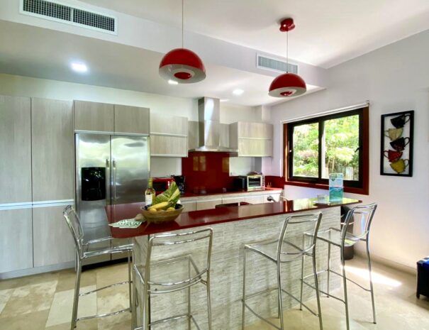 Private beachfront villa with ocean views and wraparound terrace on Saboga Island, Panama by Bannaba Stays (22)