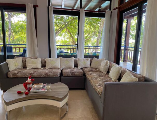 Private beachfront villa with ocean views and wraparound terrace on Saboga Island, Panama by Bannaba Stays (22)