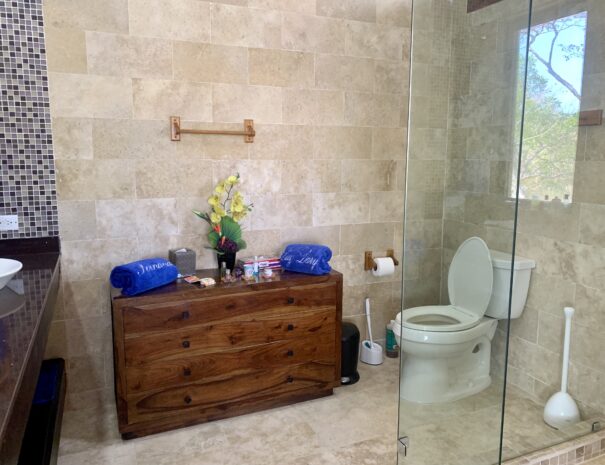 Private beachfront villa with ocean views and wraparound terrace on Saboga Island, Panama by Bannaba Stays (22)