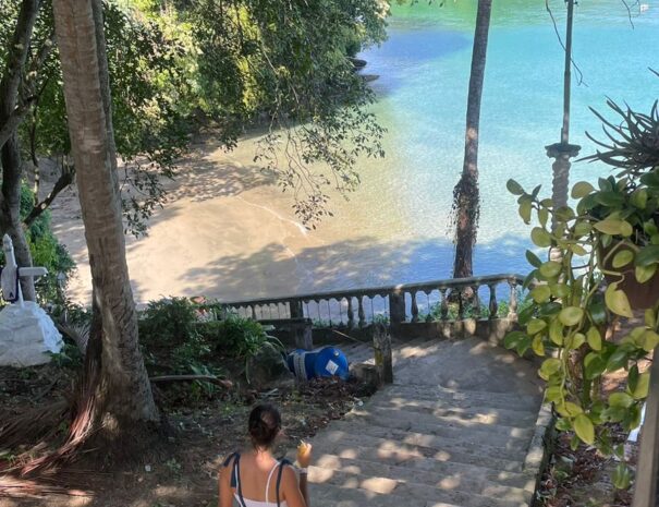 Private beachfront villa with ocean views and wraparound terrace on Saboga Island, Panama by Bannaba Stays (22)