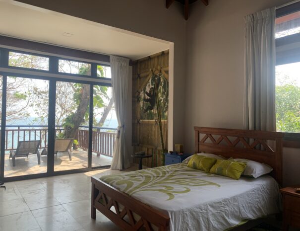 Private beachfront villa with ocean views and wraparound terrace on Saboga Island, Panama by Bannaba Stays (22)